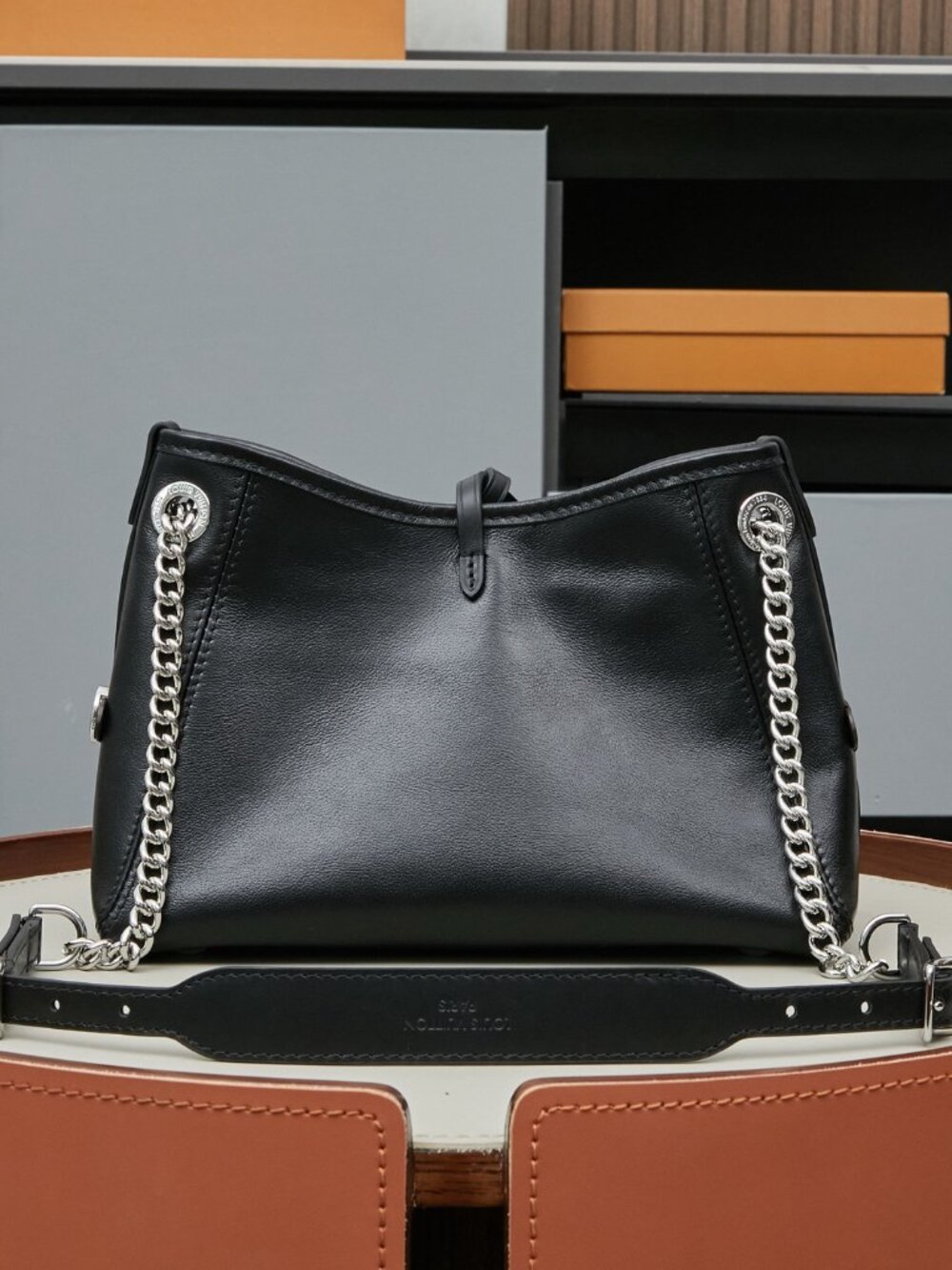 Louis Vuitton Shoulder Bag Carryall Cargo Vibe PM Lambskin M24861 - Picture 3 of 9